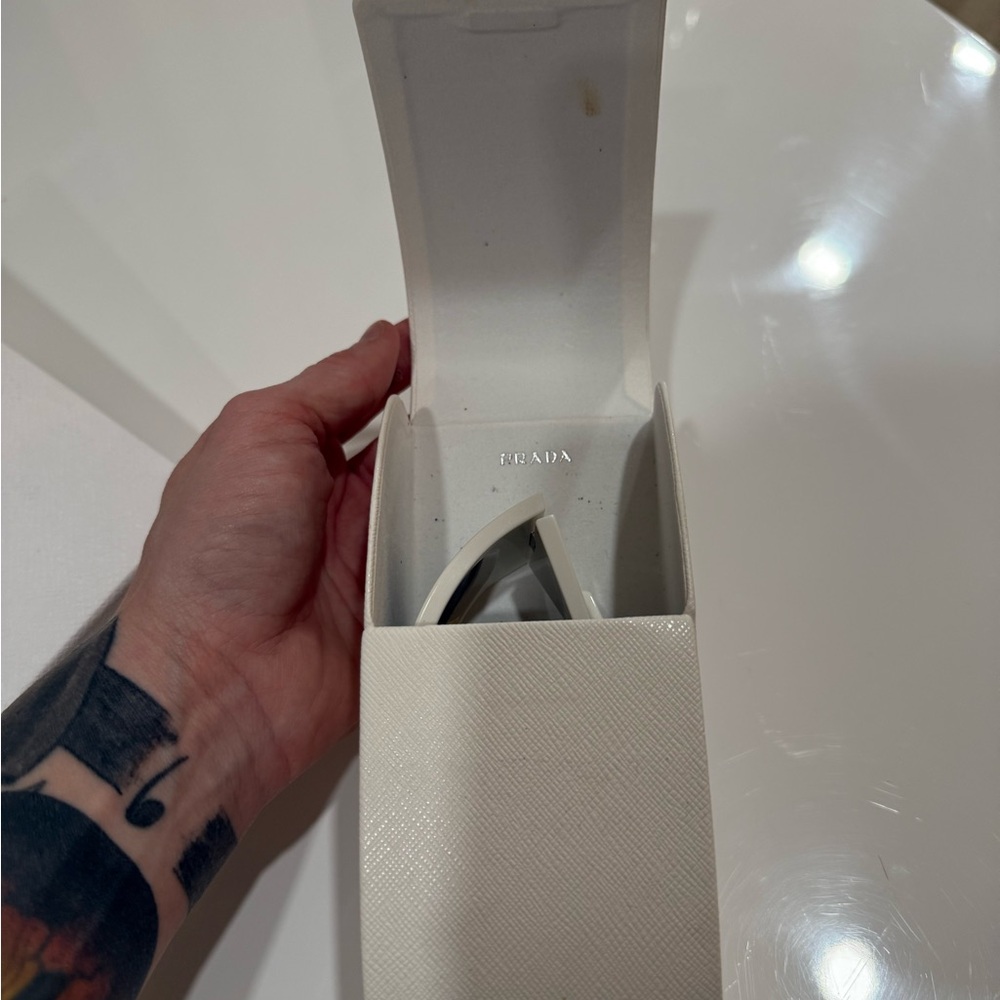Prada Cream VR Glasses - Picture 9 of 9